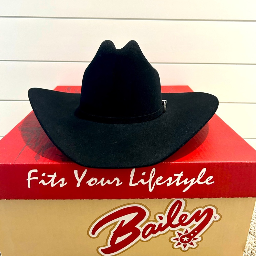 Bailey Lighting Black Cowboy Hat. Size 6 3/4